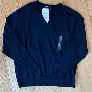 UNIQLO Women’s V-Neck Navy Sweater